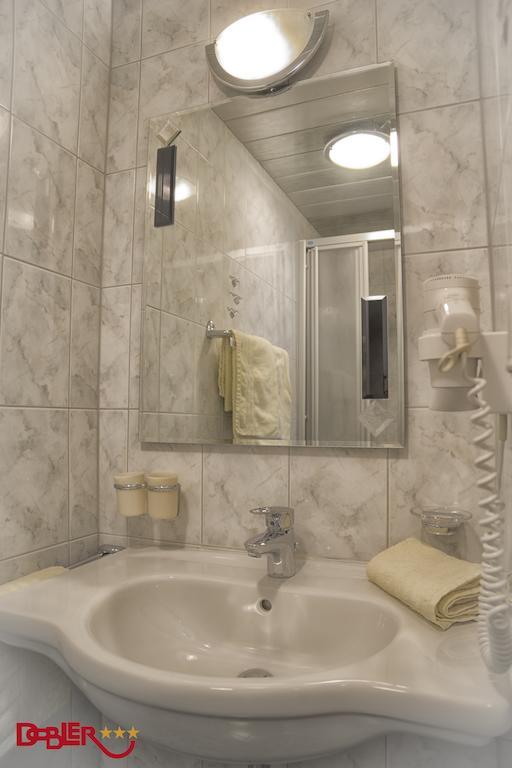 Ferienhotel Dobler Weissenbach am Lech Kültér fotó