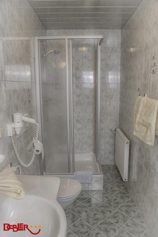 Ferienhotel Dobler Weissenbach am Lech Szoba fotó
